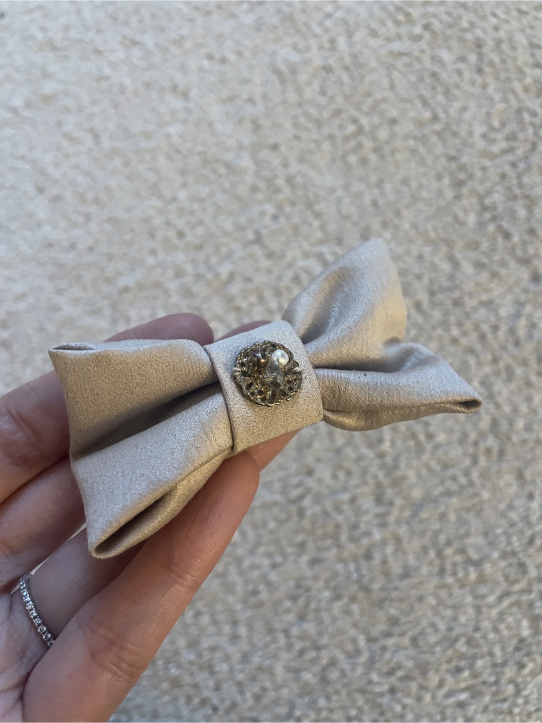 Beige Bow Hair Clip with Pearl Accent - photo 2