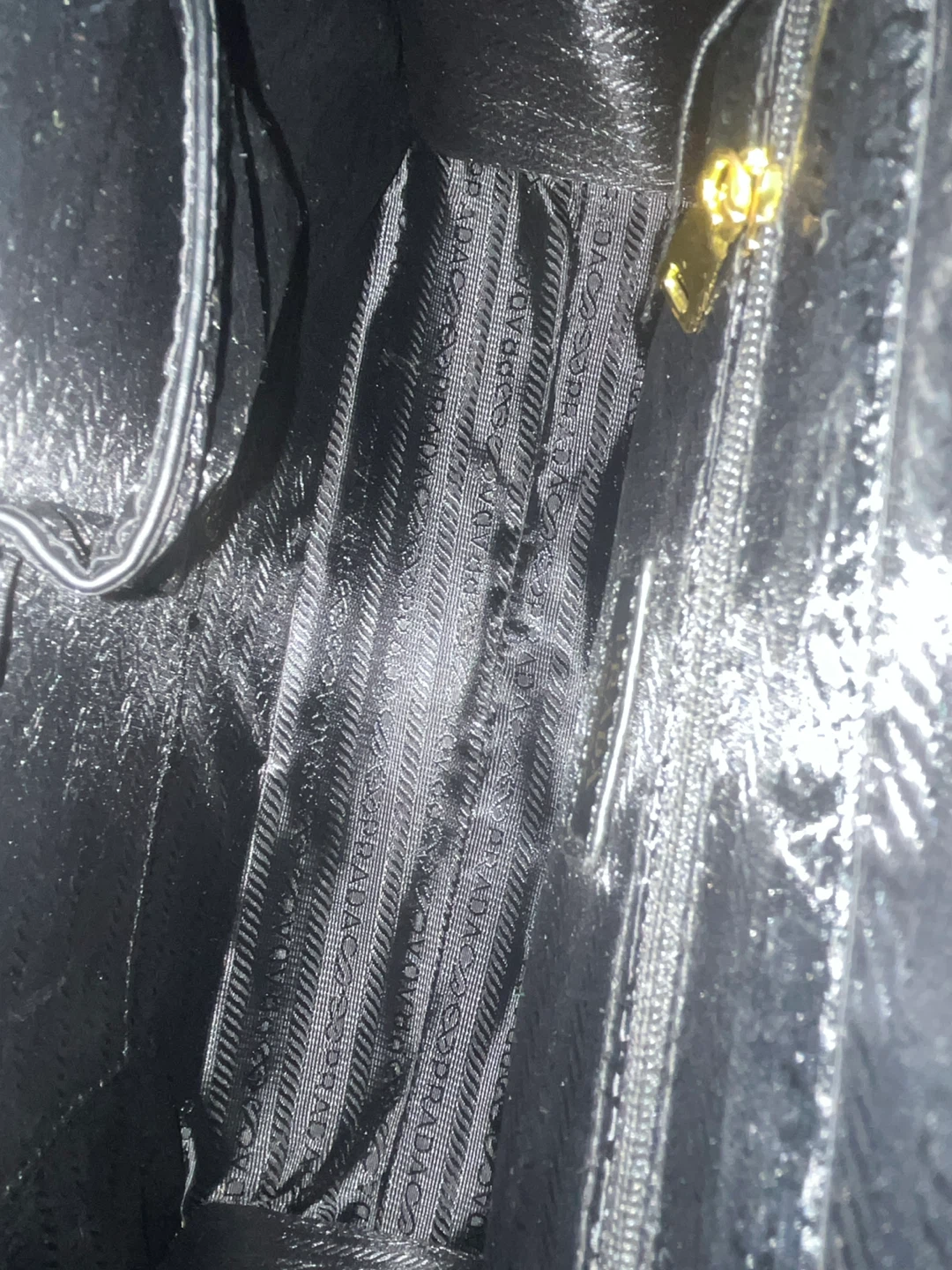 New Prada Black Leather Handbag - photo 3