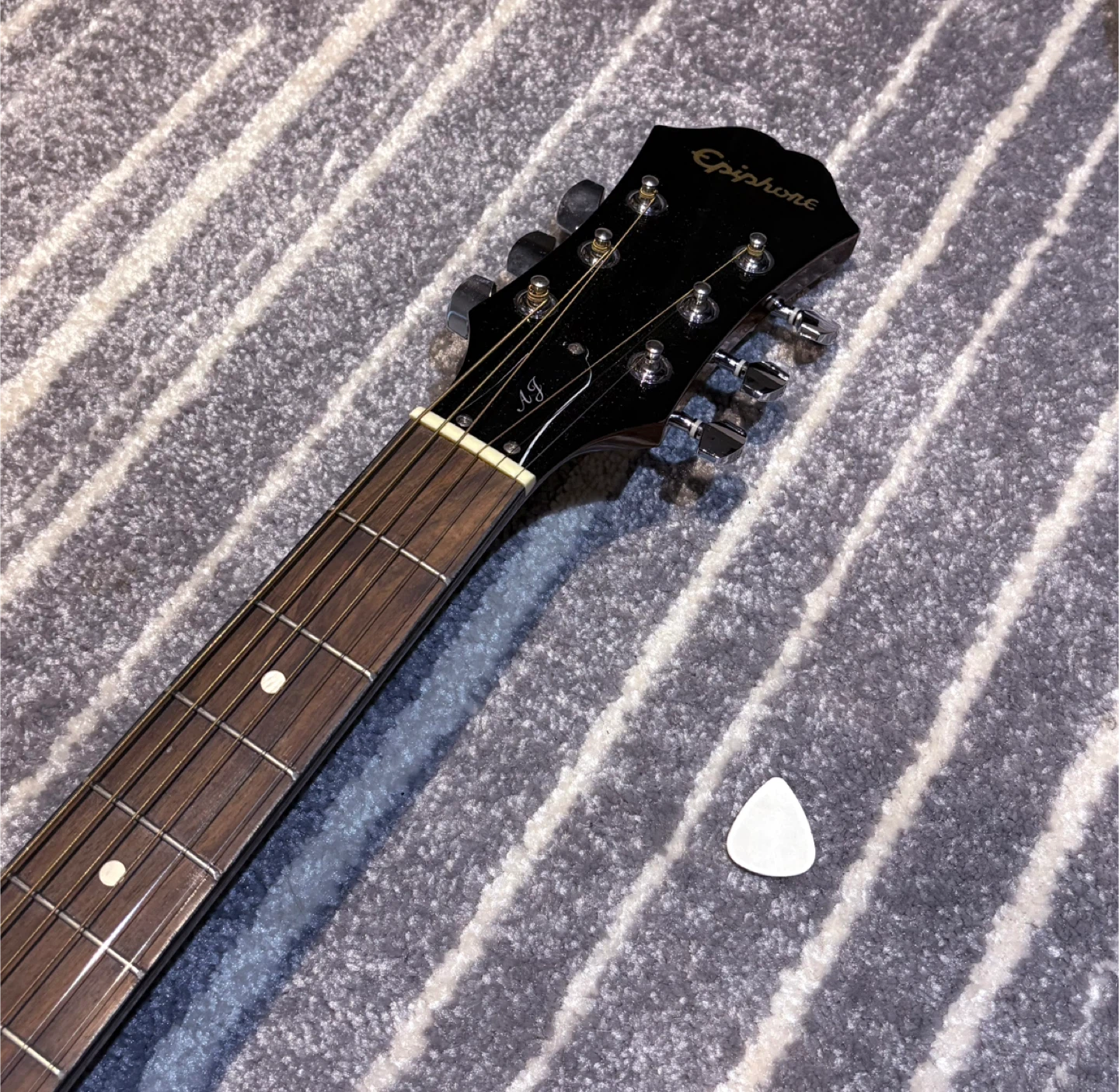 Epiphone Acoustic Guitar with CrossRock Case and Chip - photo 4