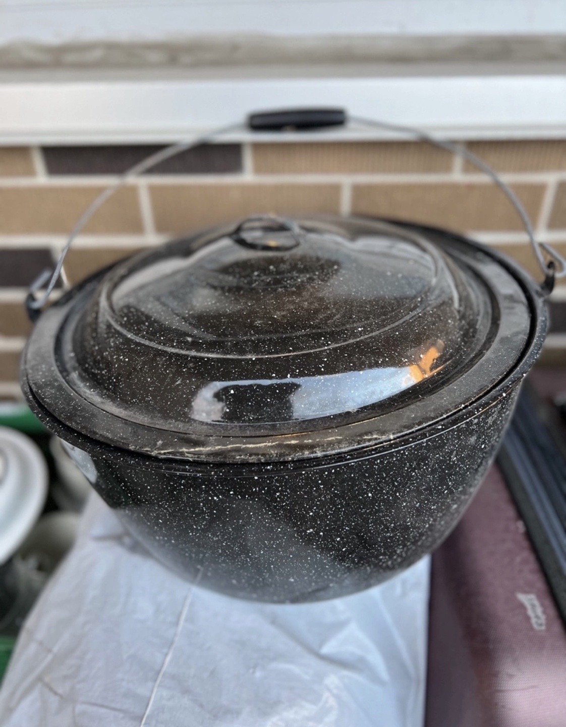 Granite Ware Stock Pot with Lid-Diameter 15”, Height 7”