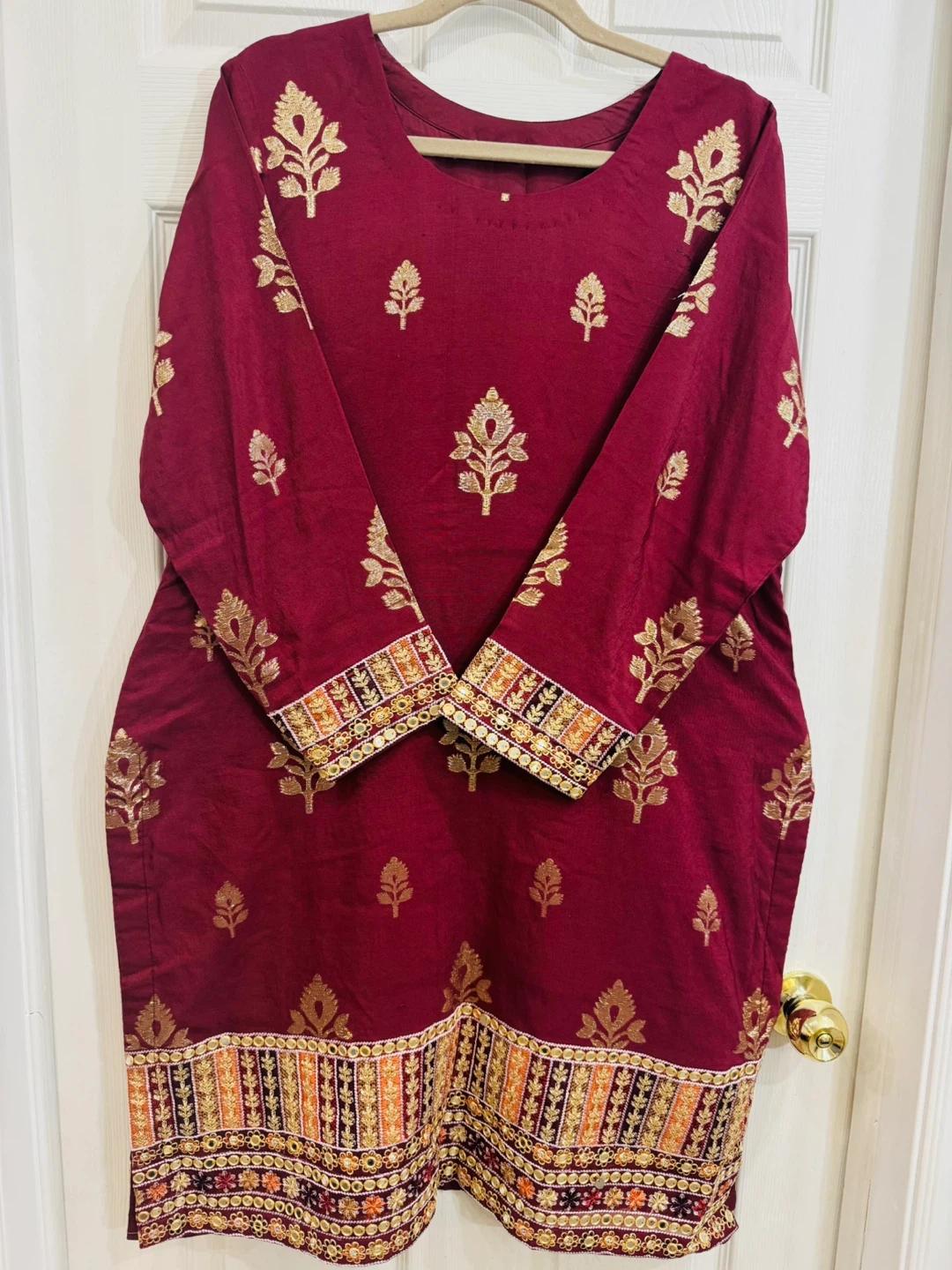 Burgundy & Gold Shalwar Kameez Suit - photo 4