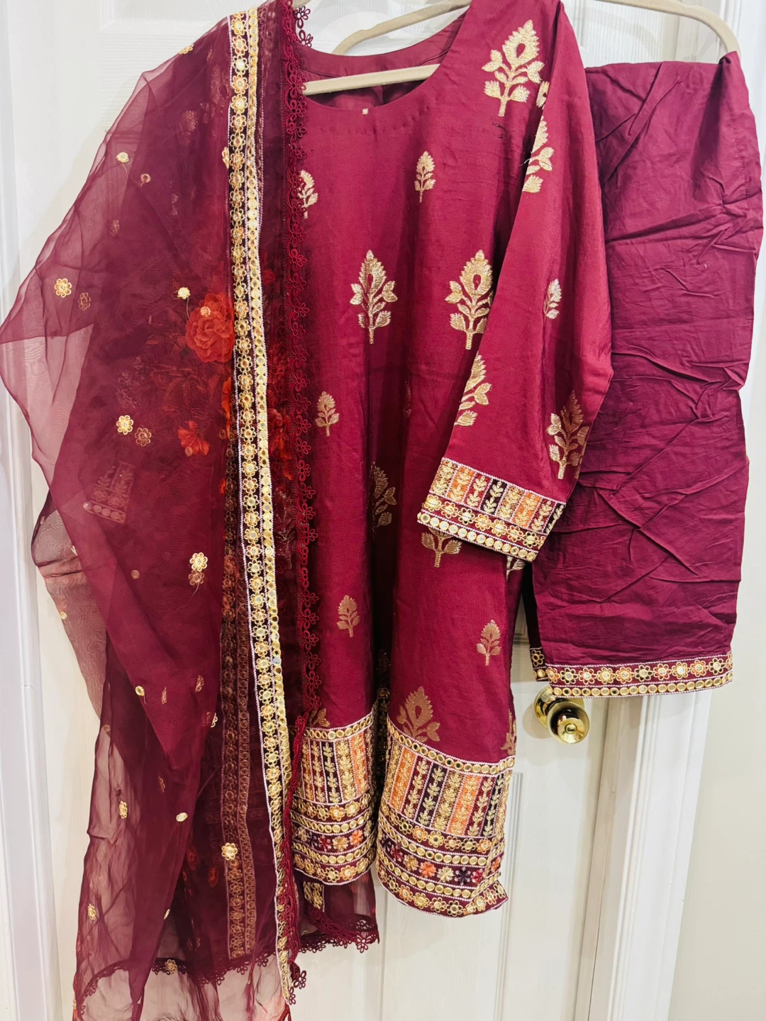 Burgundy & Gold Shalwar Kameez Suit - photo 2