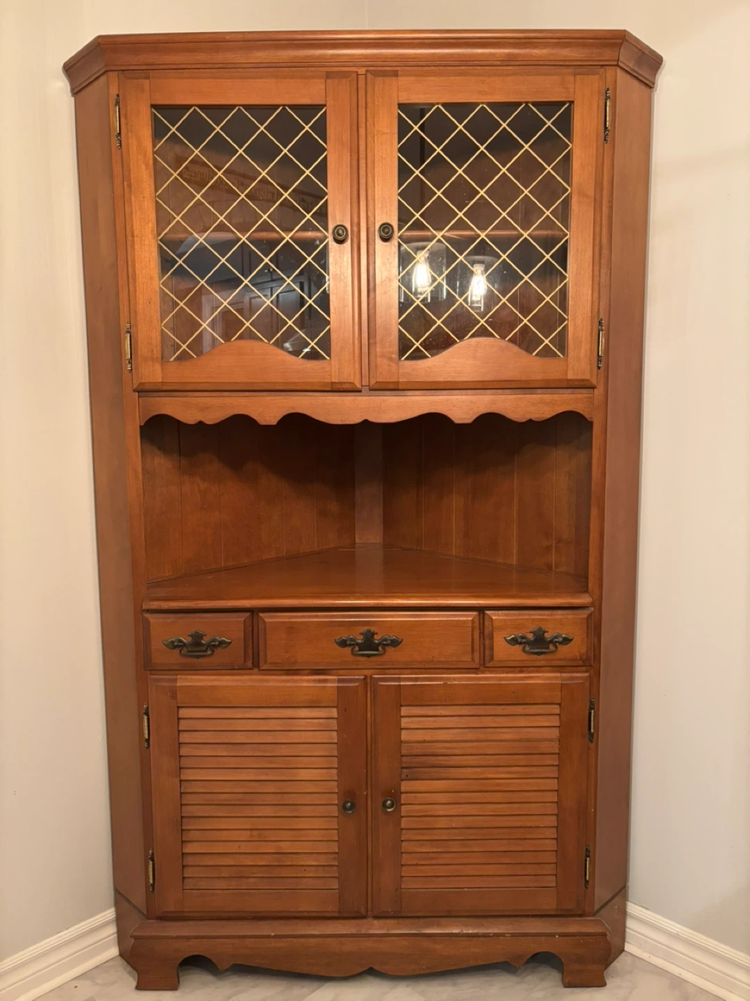 Wooden Corner Hutch