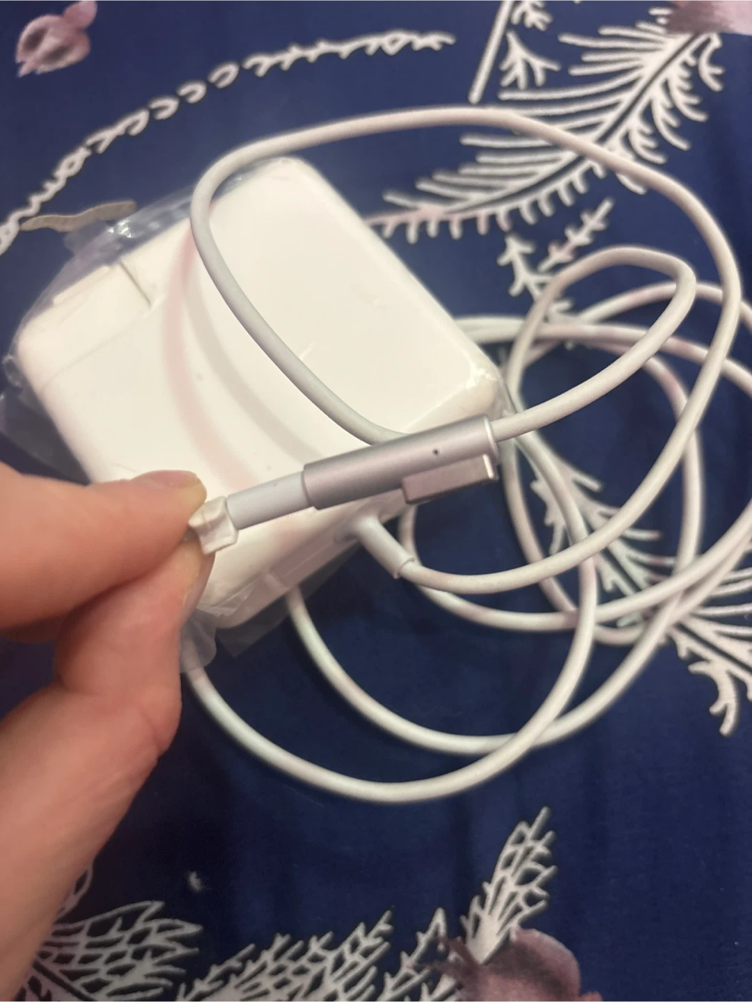 Apple 60W Replacement AC Adapter - New - photo 3
