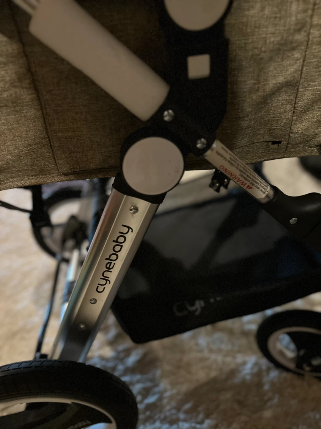 Cynebaby 2-in-1 Convertible Bassinet Stroller - photo 4