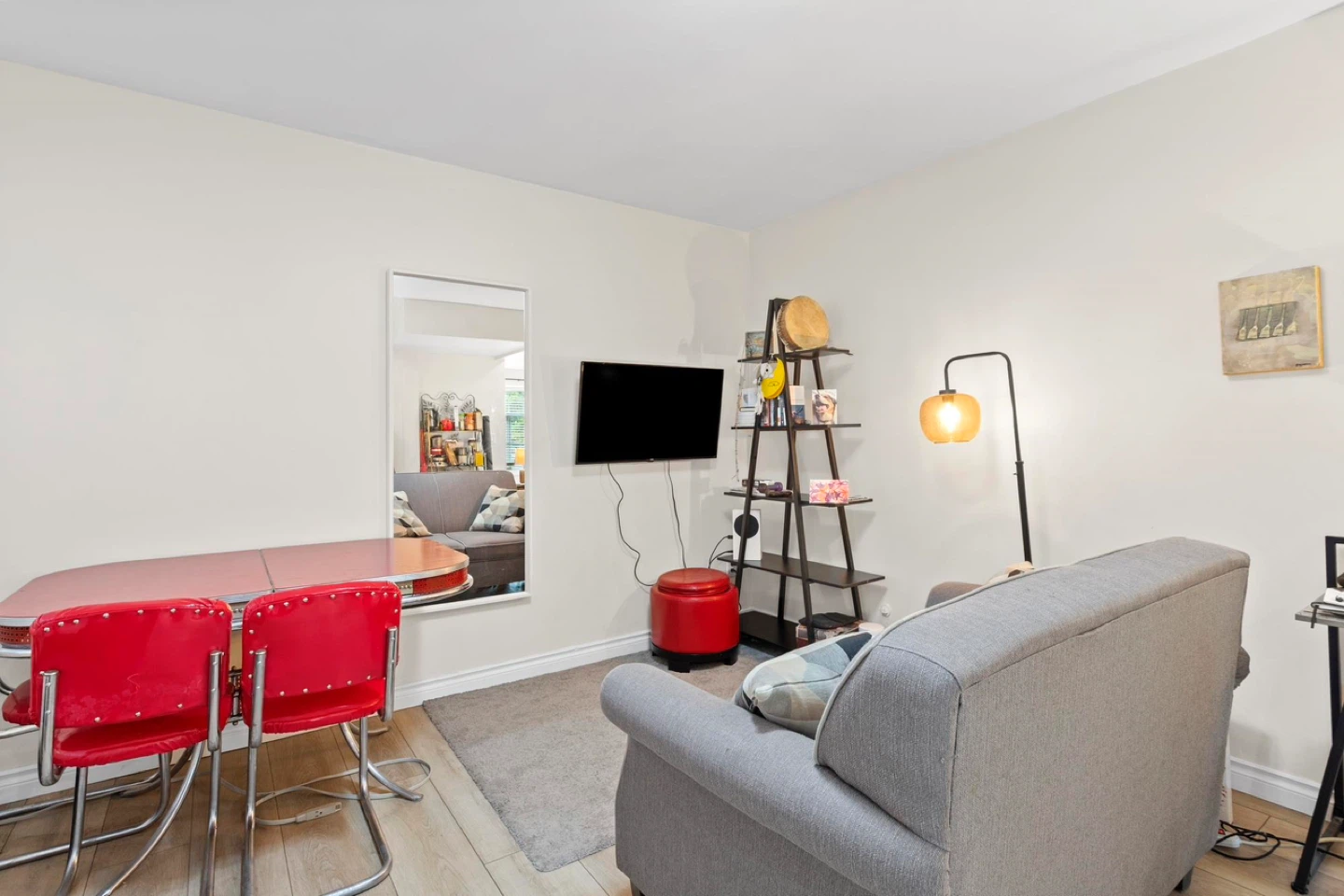 2 bed 1 bath ground floor unit for rent - photo 4