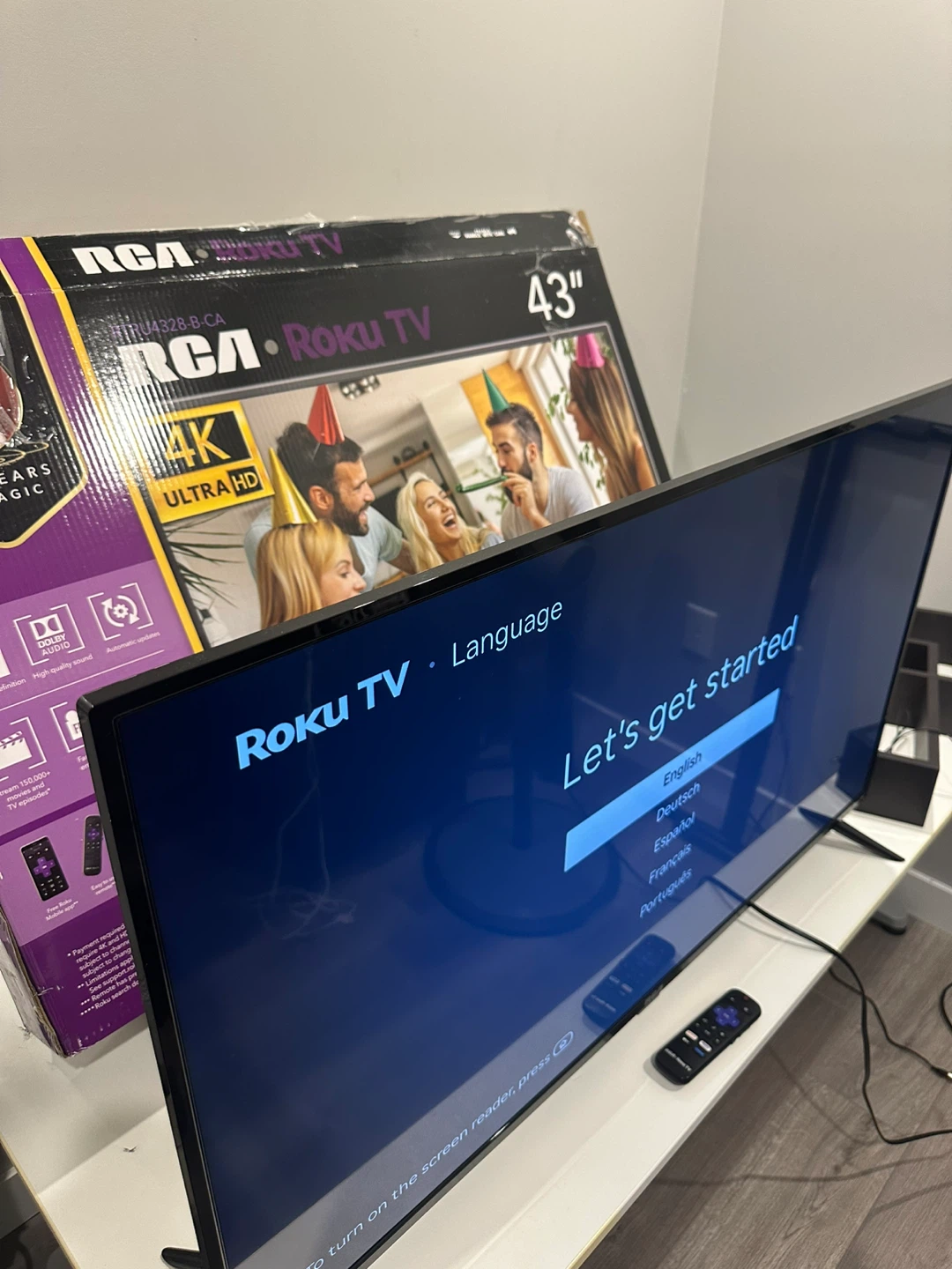 RCA Roku TV 43" 4K Ultra HD