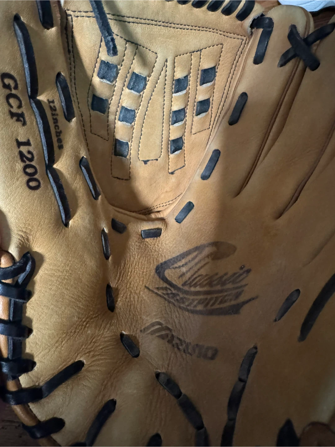 Mizuno Classic GCF 1200 12-inch Baseball Glove - photo 2