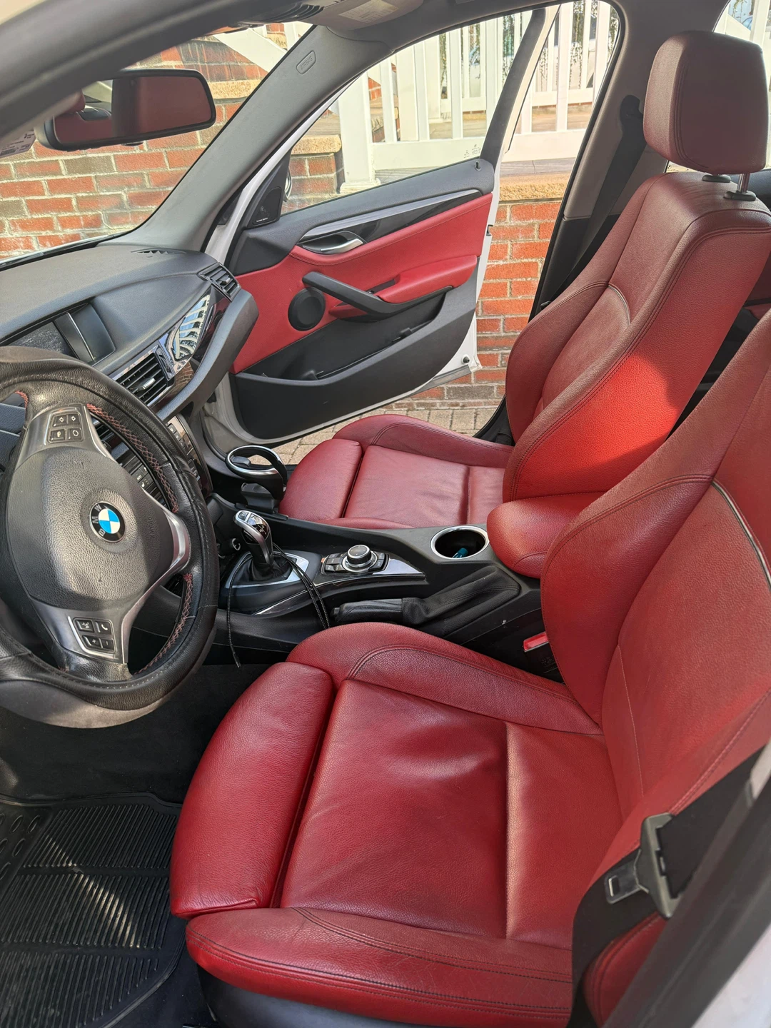 BMW X1 White SUV with Red Interior 2014 - photo 3