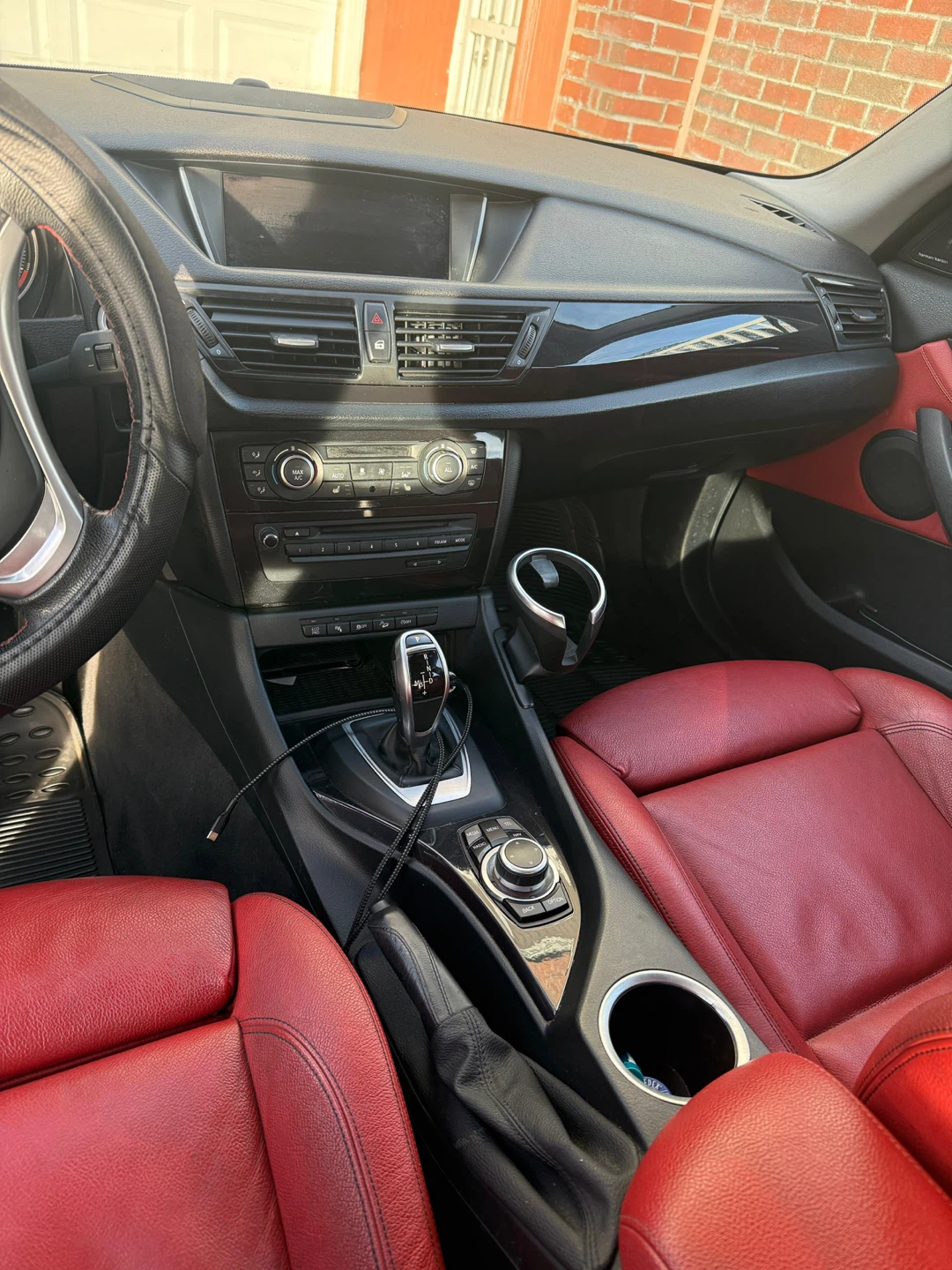 BMW X1 White SUV with Red Interior 2014 - photo 2