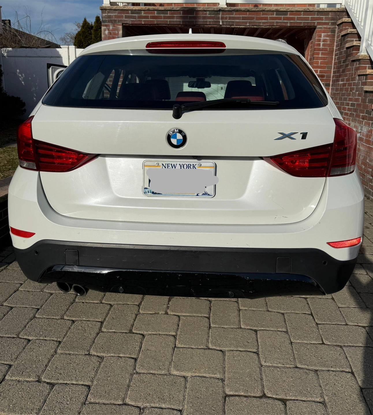 BMW X1 White SUV with Red Interior 2014 - photo 5
