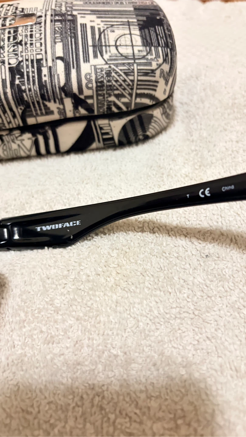 Oakley Twoface Sunglasses with Case - photo 3