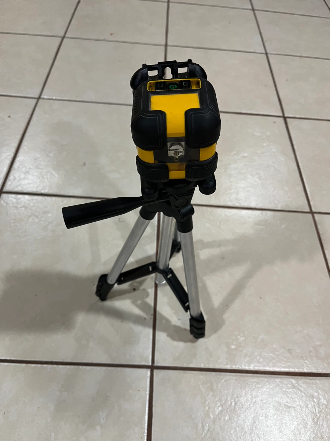 DeWalt Laser Level with Tripod - photo 2