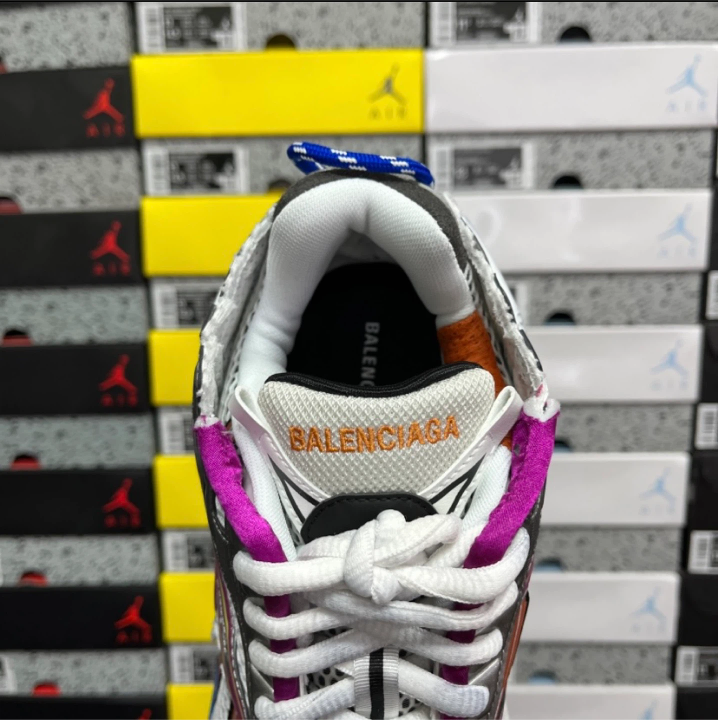 Authentic Balenciaga Runner Sneakers Size 41 - photo 4