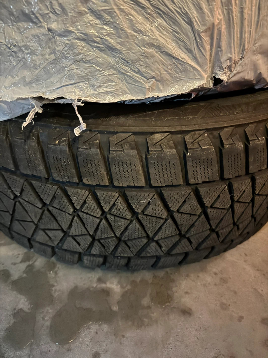 Blizzak 255/55R20 Winter Tires - photo 2
