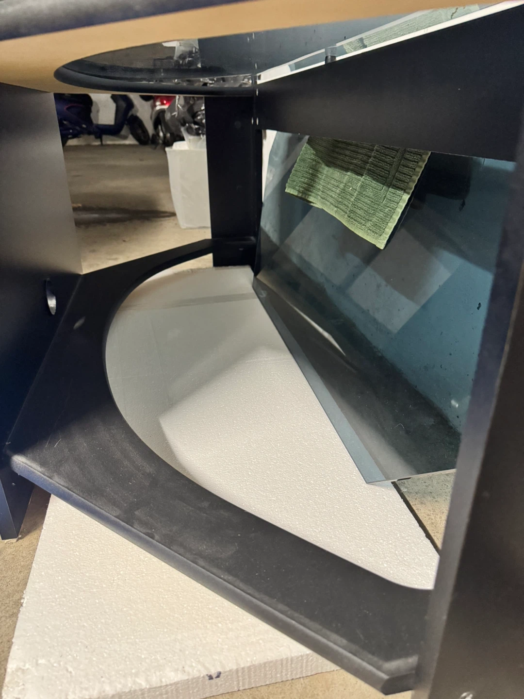 Black tv stand with glass top - photo 2