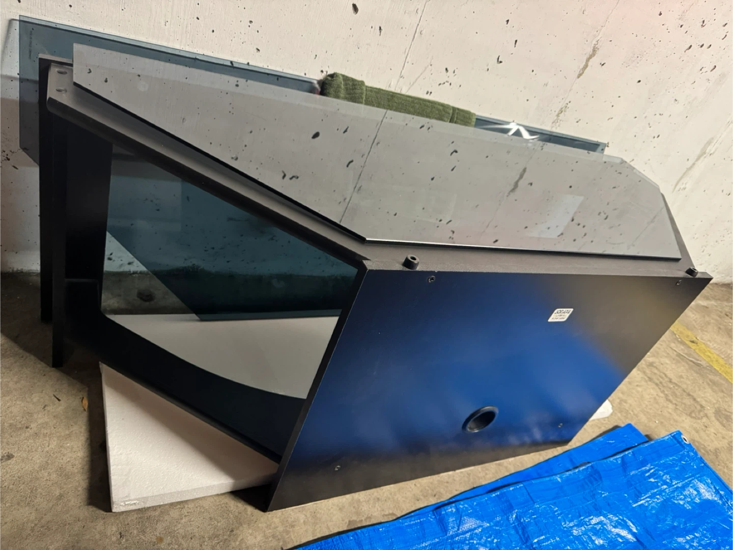 Black tv stand with glass top - photo 4