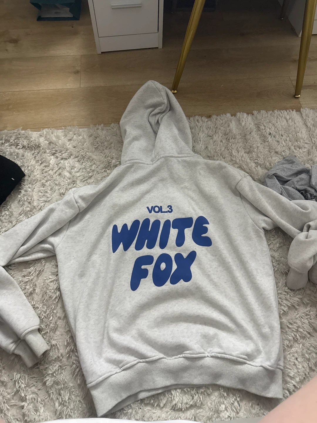 White Fox Hoodie - Size M - photo 3