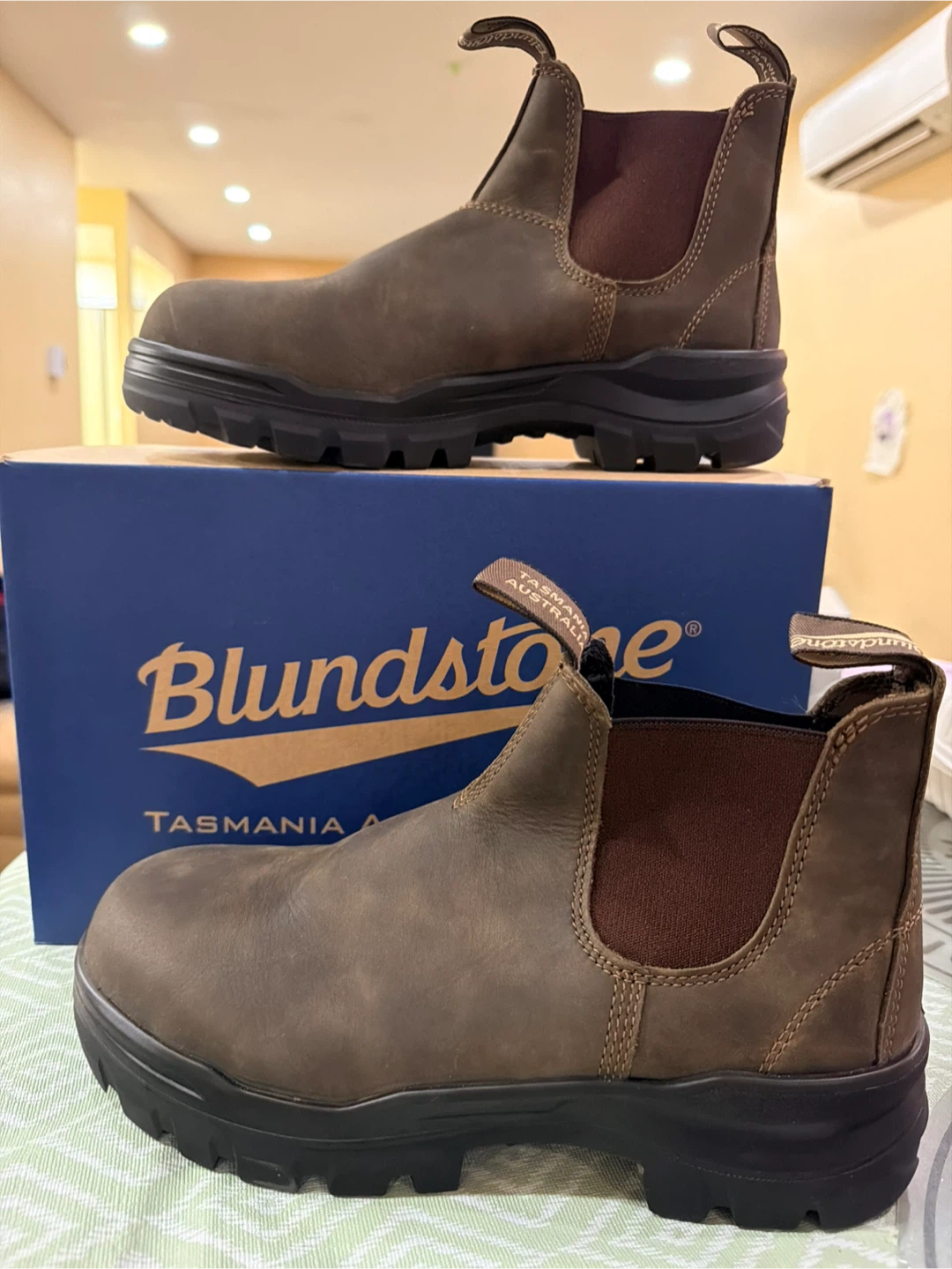 Blundstone 8302 Rustic Brown Boots - Size 8 UK Men's