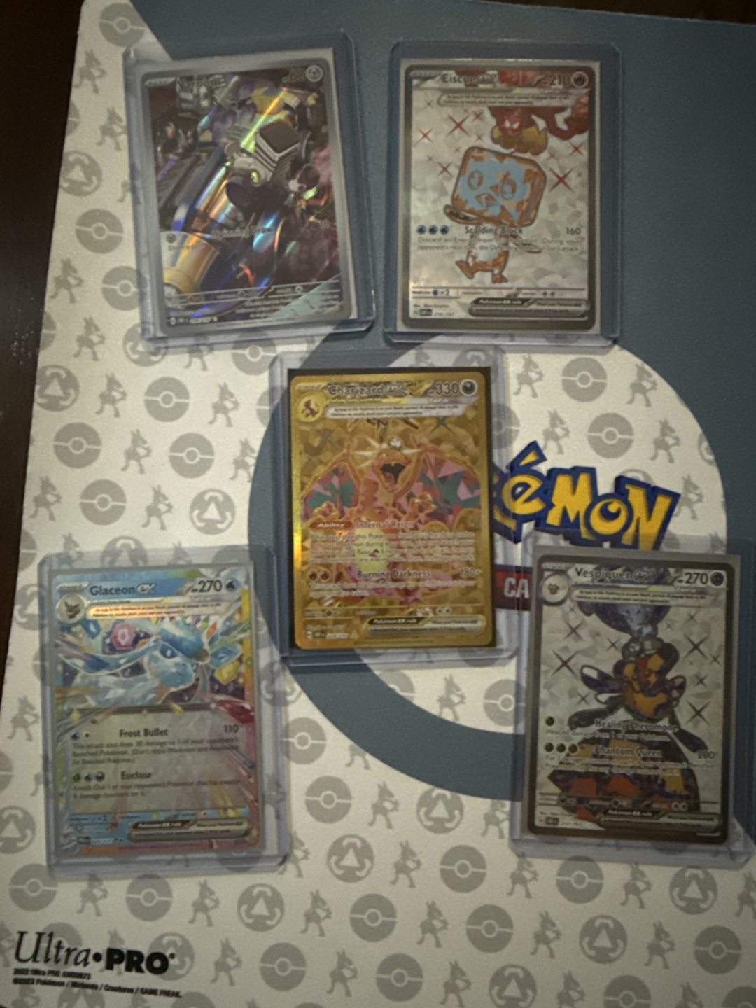 Pokémon Cards - Eiscue ex, Glaceon ex, Charizard ex