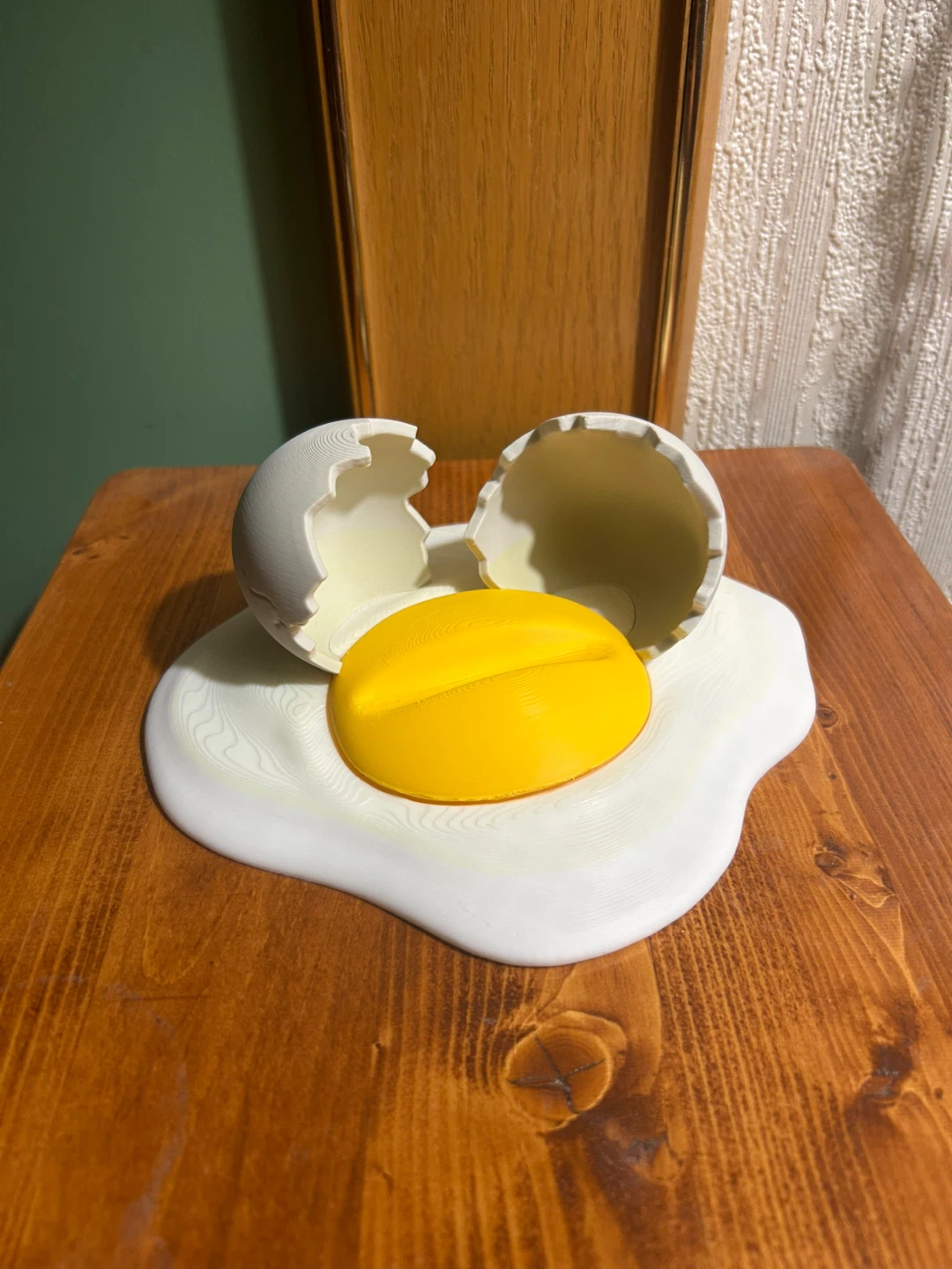 Egg Cell Phone Holder