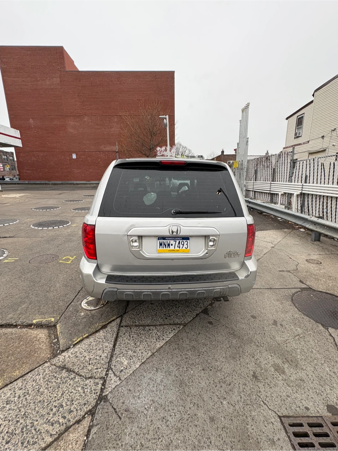 Silver Honda 2004 Pilot SUV - photo 5