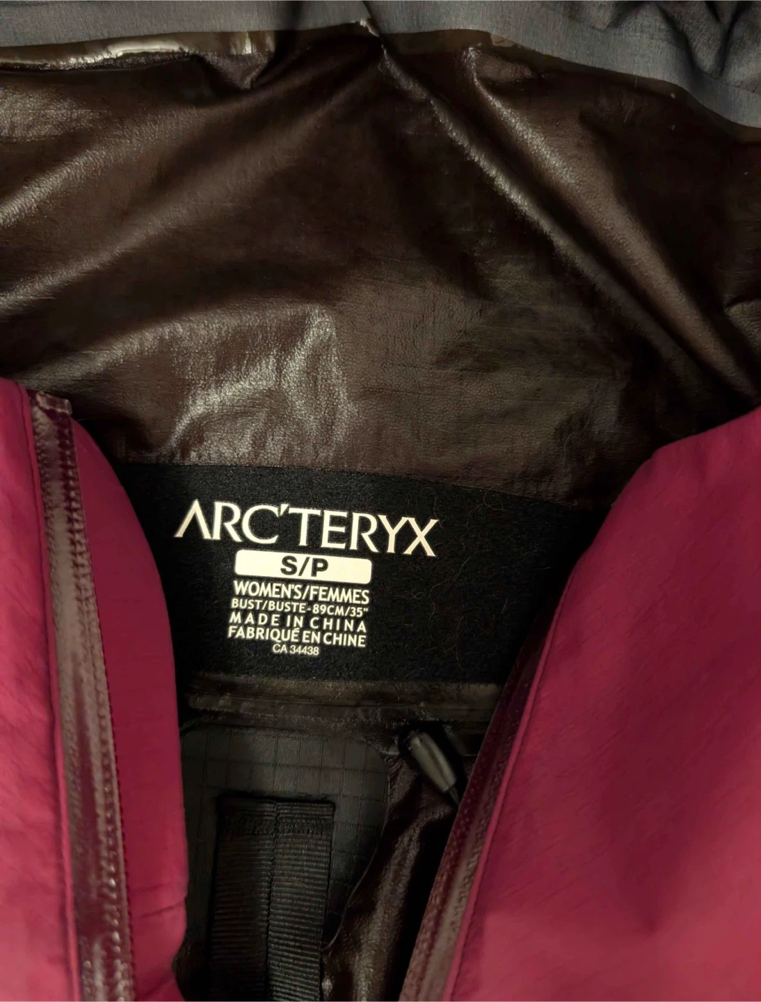 Arc'teryx GoreTex Women's Jacket Size S - photo 2
