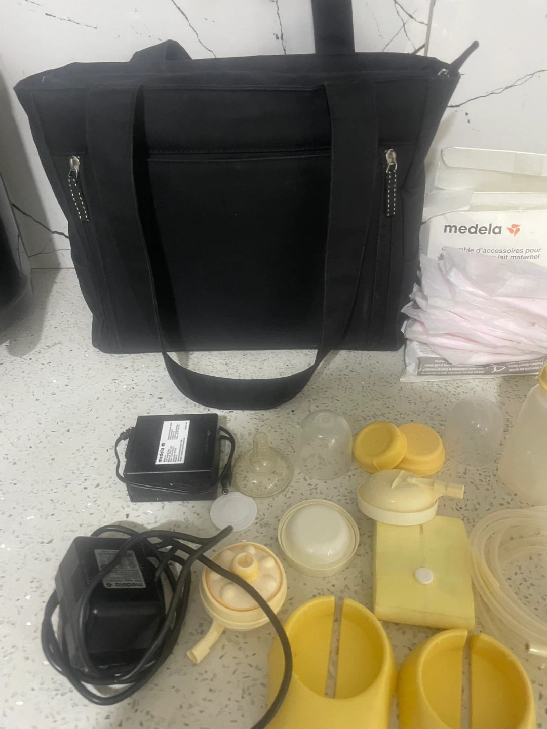 Medela Breast Pump Set with Accessories