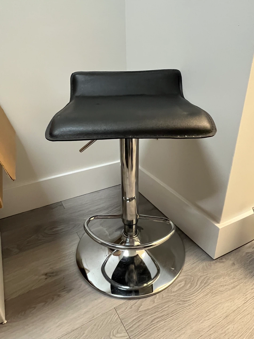 Barstool