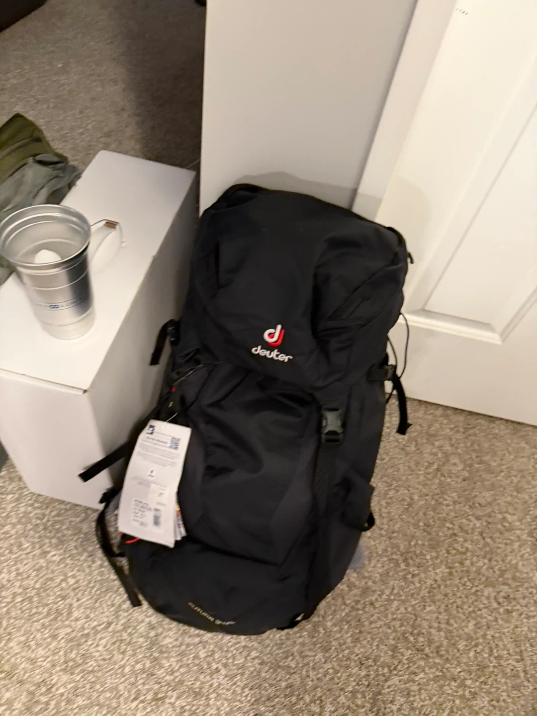 Deuter Futura 34 EL Hiking Backpack - Black - photo 5