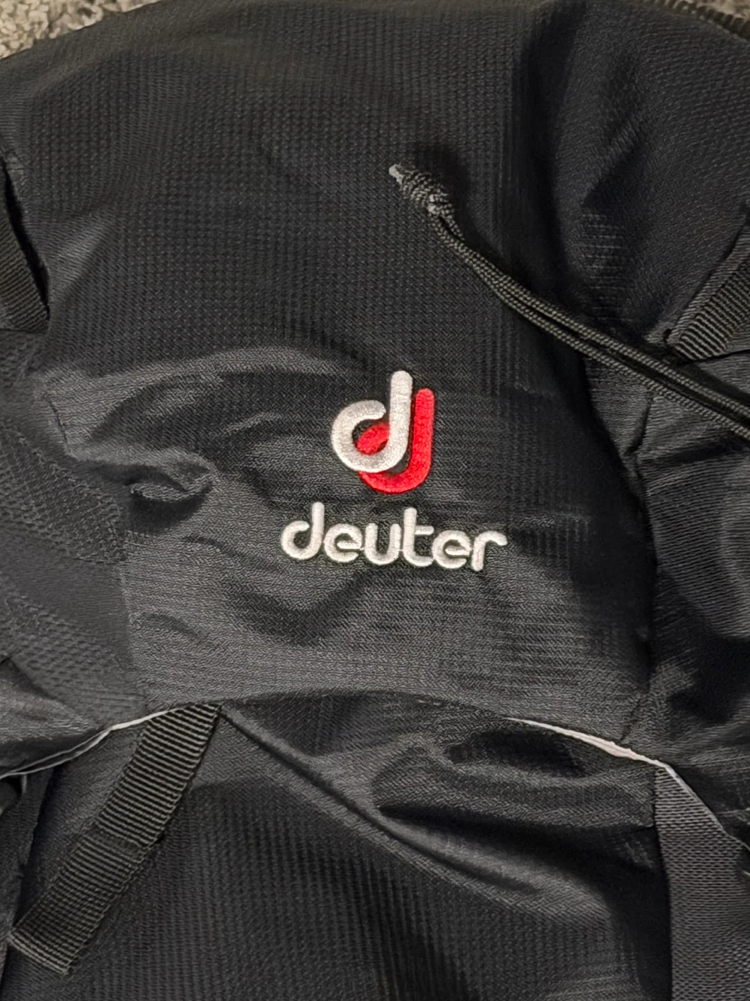 Deuter Futura 34 EL Hiking Backpack - Black - photo 2