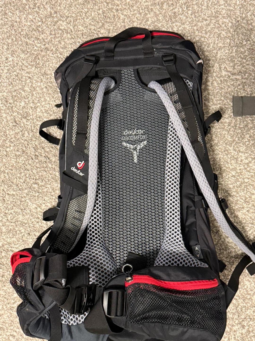 Deuter Futura 34 EL Hiking Backpack - Black - photo 3