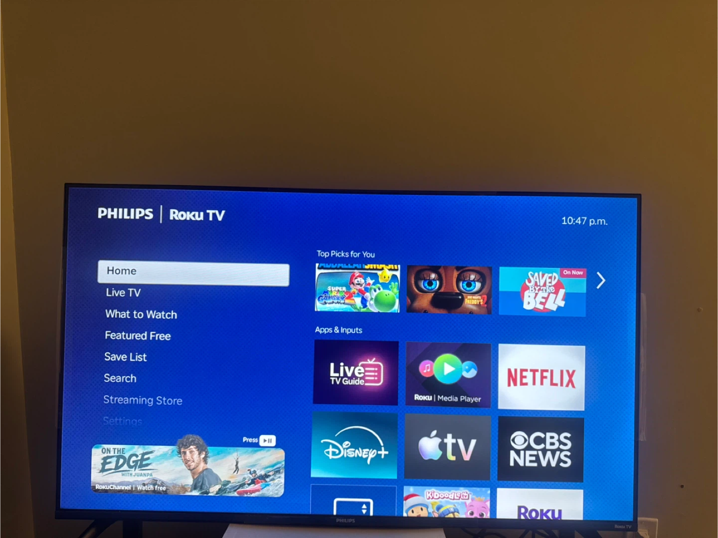 Philips 43" Roku TV - Like New! w/free floor lamp