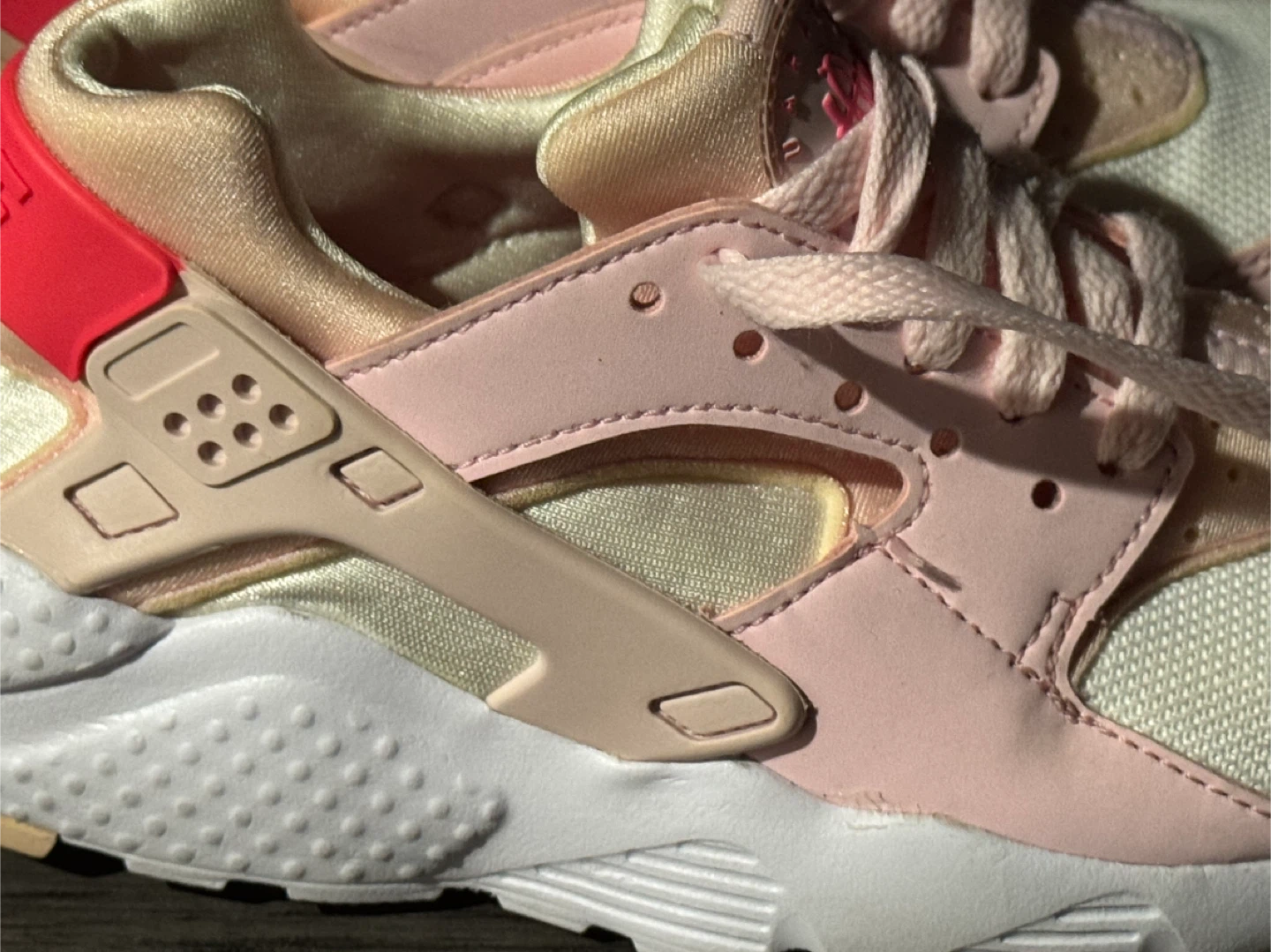 Nike Huarache Run Pink/White Size 3.5Y