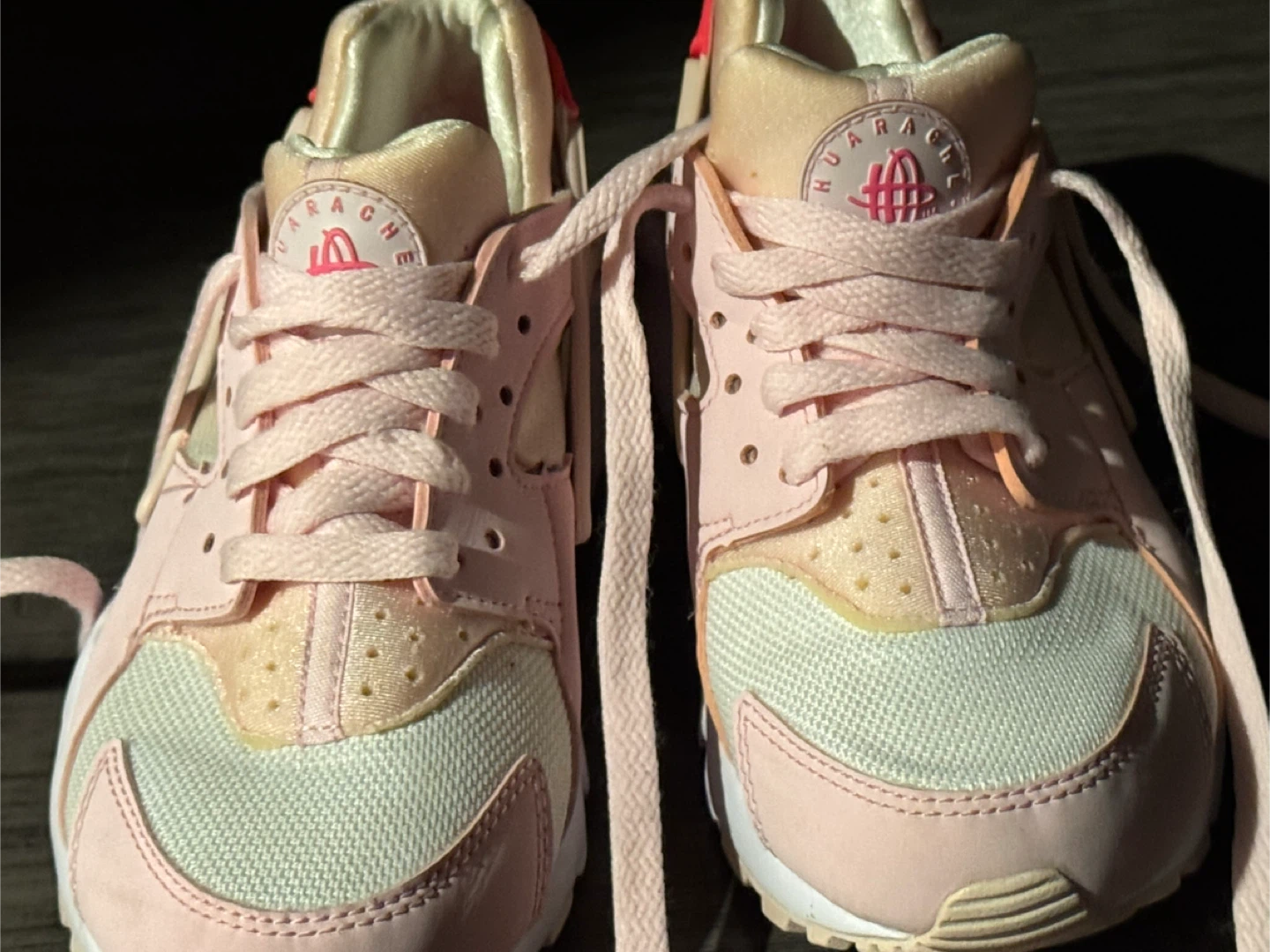 Nike Huarache Run Pink/White Size 3.5Y - photo 4