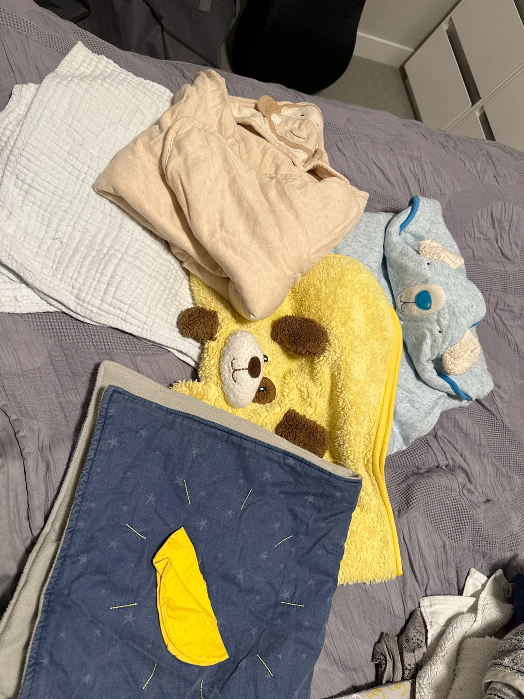 5 Baby Blanket & Hooded blanket