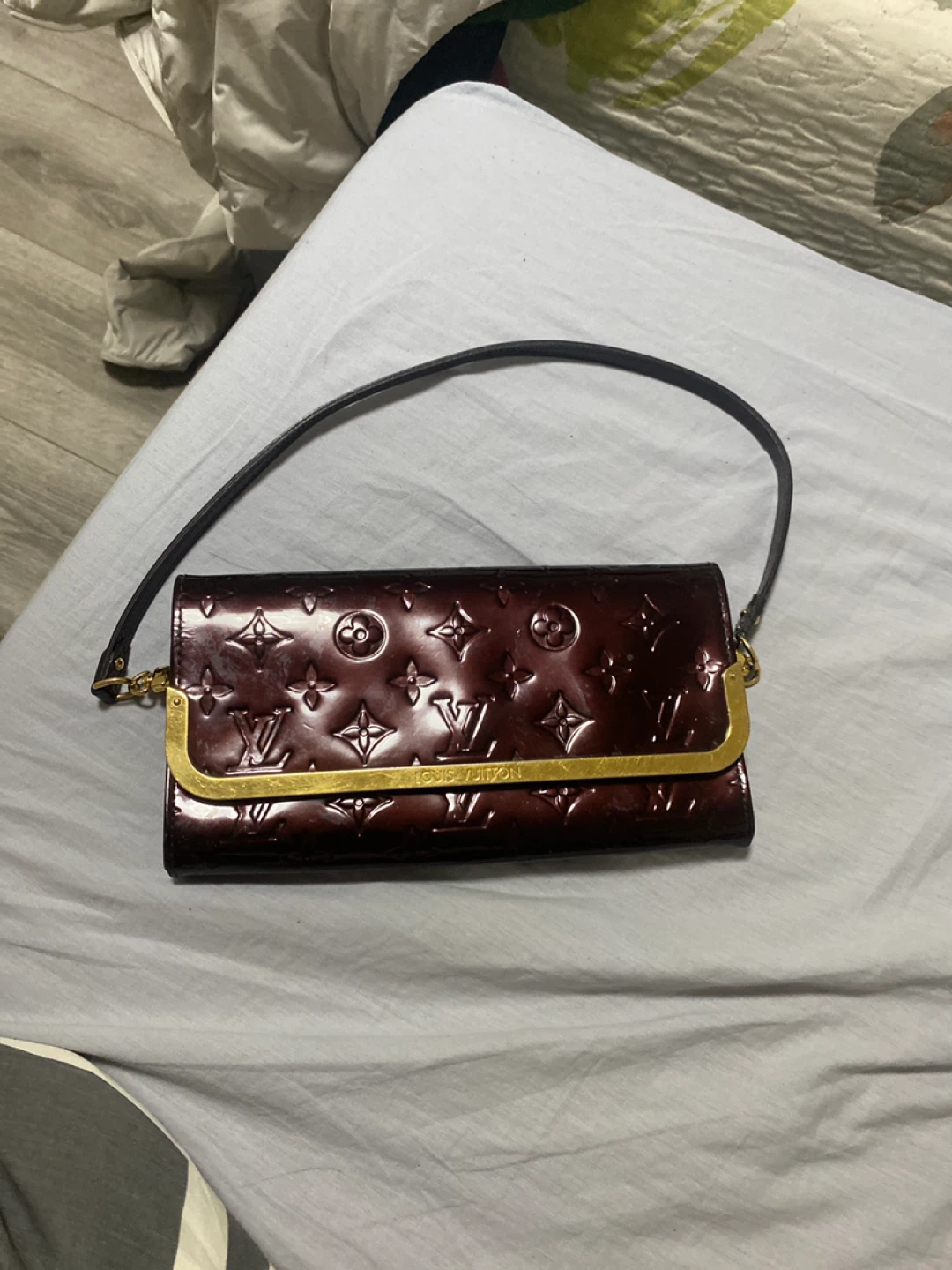 Louis Vuitton Vernis Pochette - photo 2