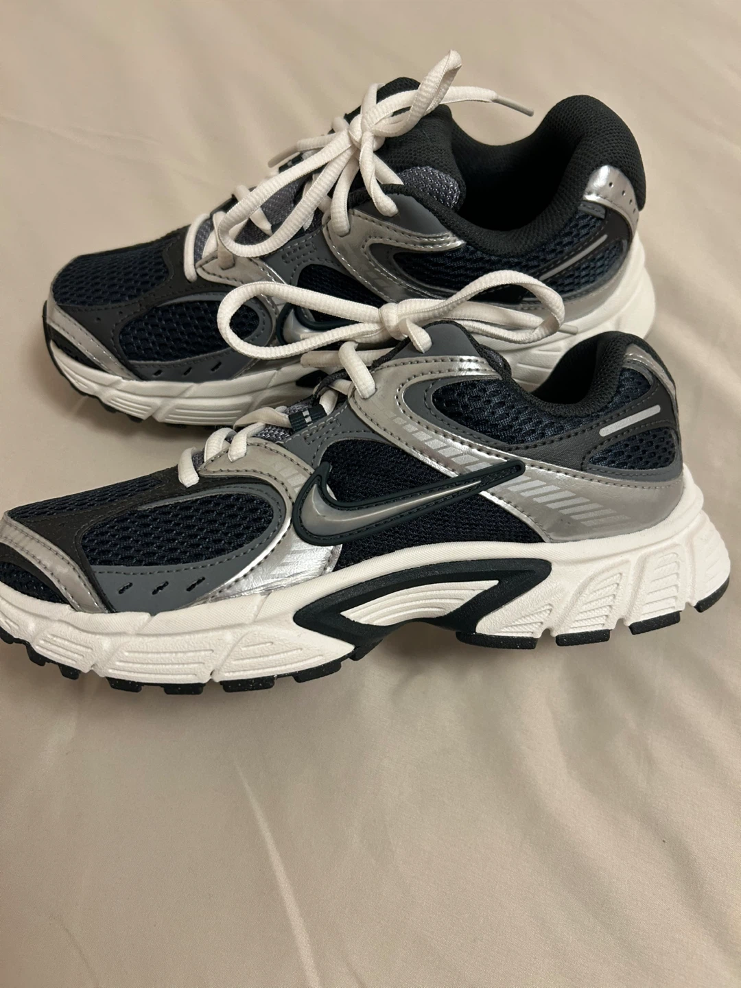 Tenis nike para niño talla 6.5 - photo 2