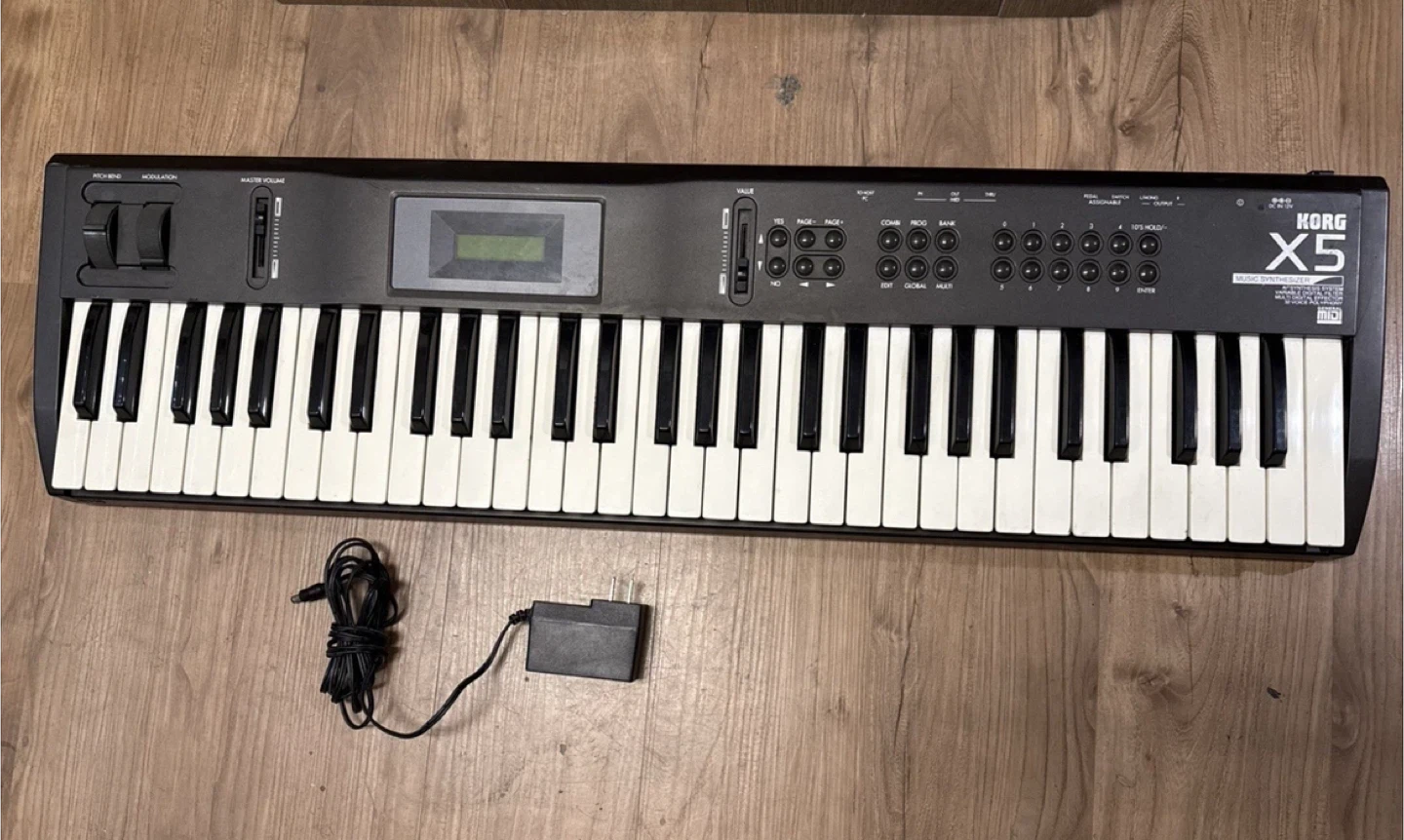Korg X5 Synthesizer Keyboard