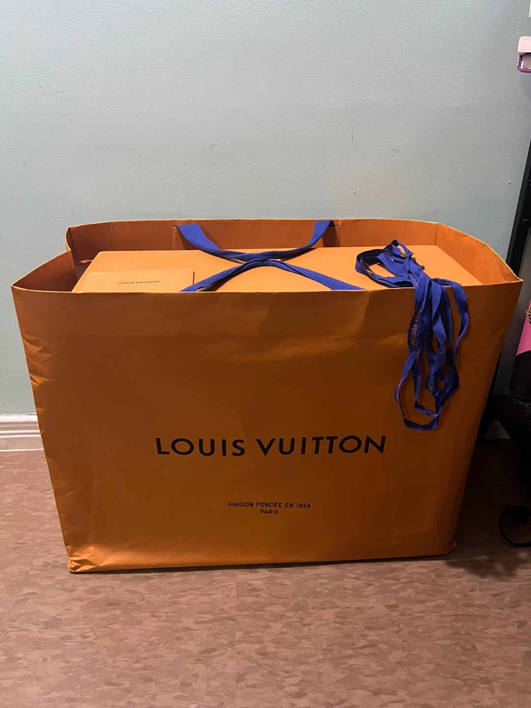 LOUIS VUITTON Empty Shopping Bag & Box (XL)