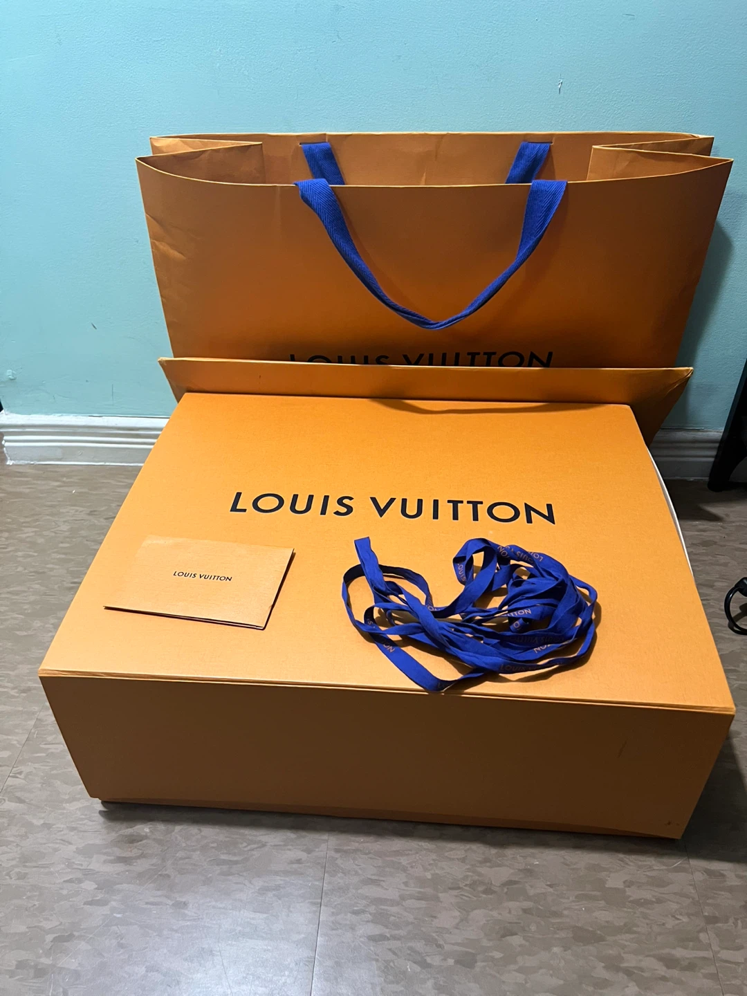 LOUIS VUITTON Empty Shopping Bag & Box (XL) - photo 2