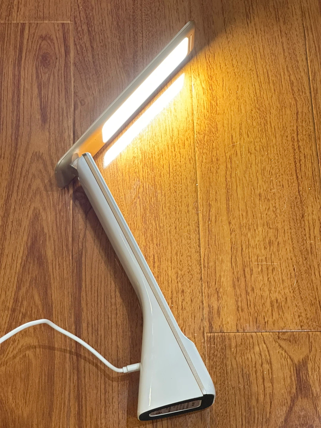 LED Desk Lamp - White & Gold - photo 3