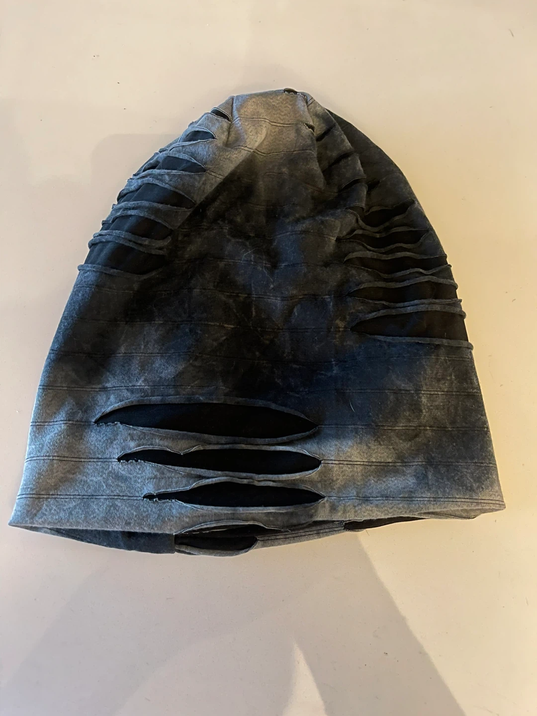 Distressed Beanie - Grey/Black new