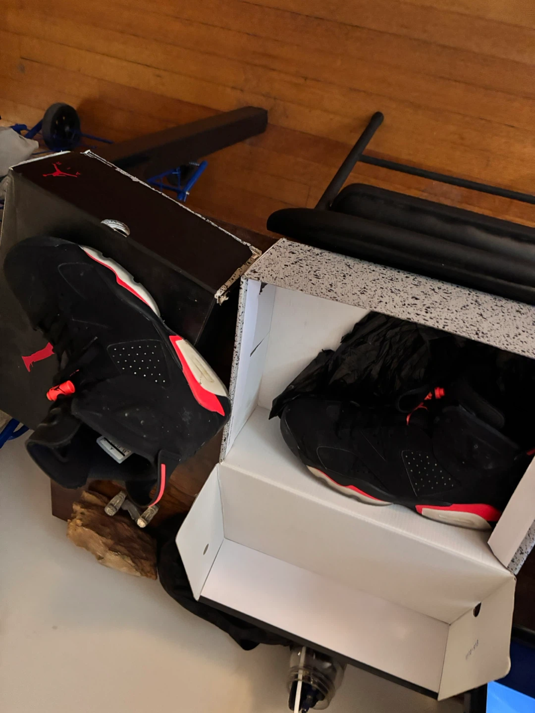 Air Jordan 6 Retro Black Infrared Size 9.5 - photo 2