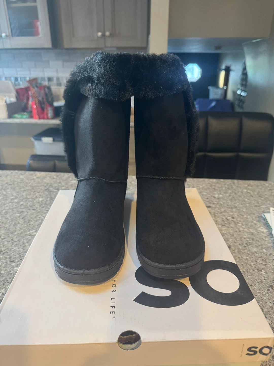 SO Black Faux Fur Winter Boots Size 8 - photo 4
