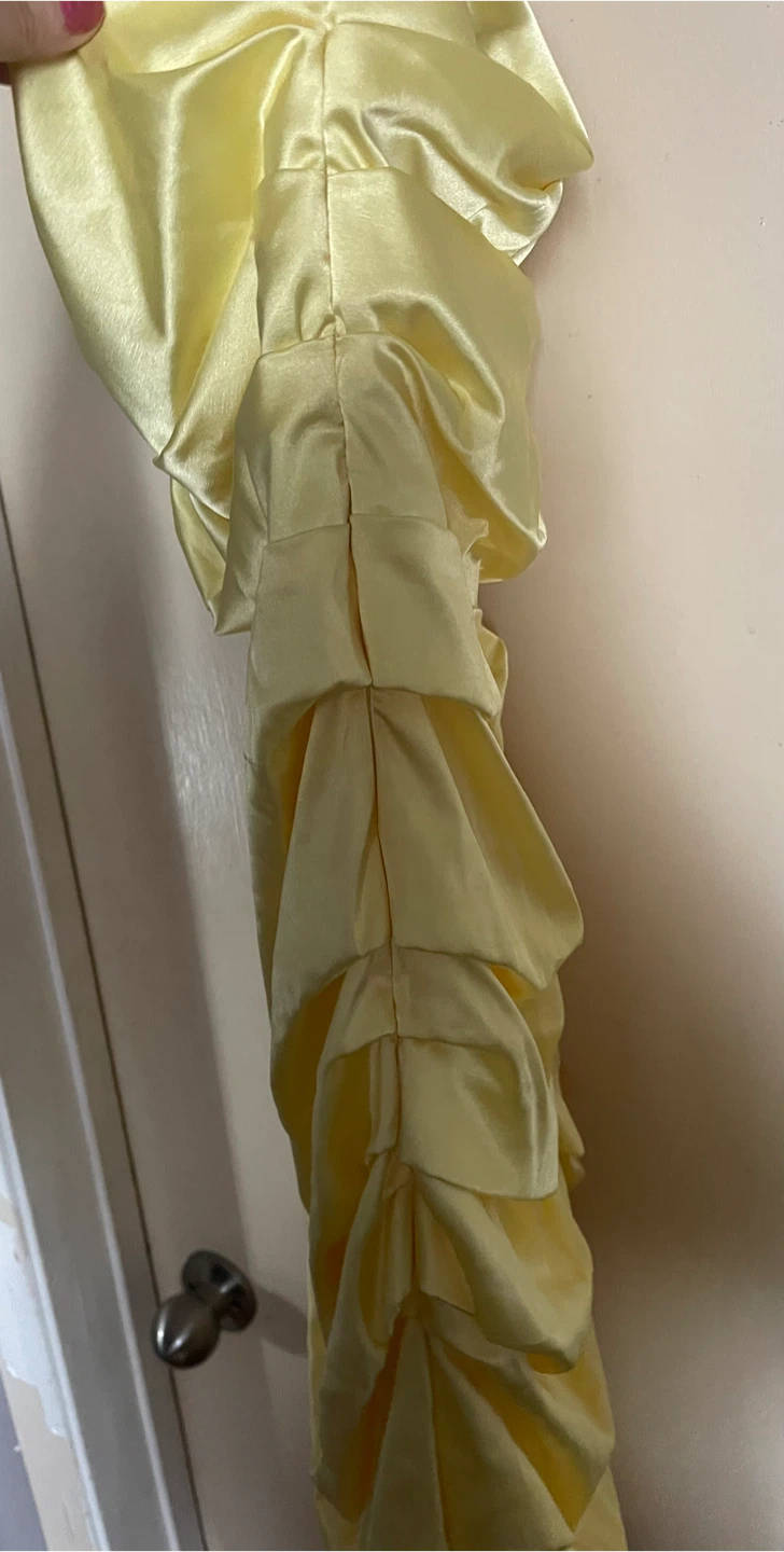 Le Chateau Yellow Dress Size L - photo 3