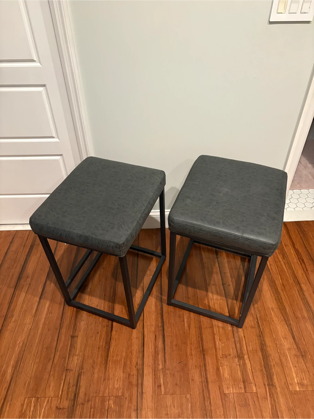 Set of 2 Gray Bar Stools - photo 4