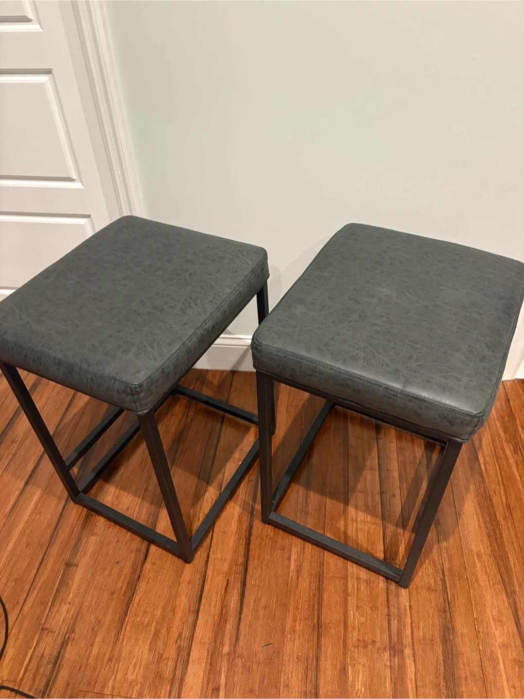 Set of 2 Gray Bar Stools - photo 2