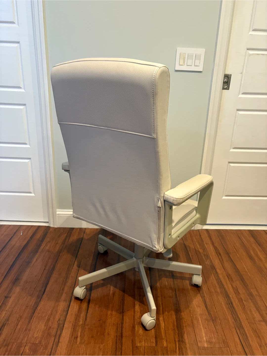 Beige Office Chair 🥕 - photo 3