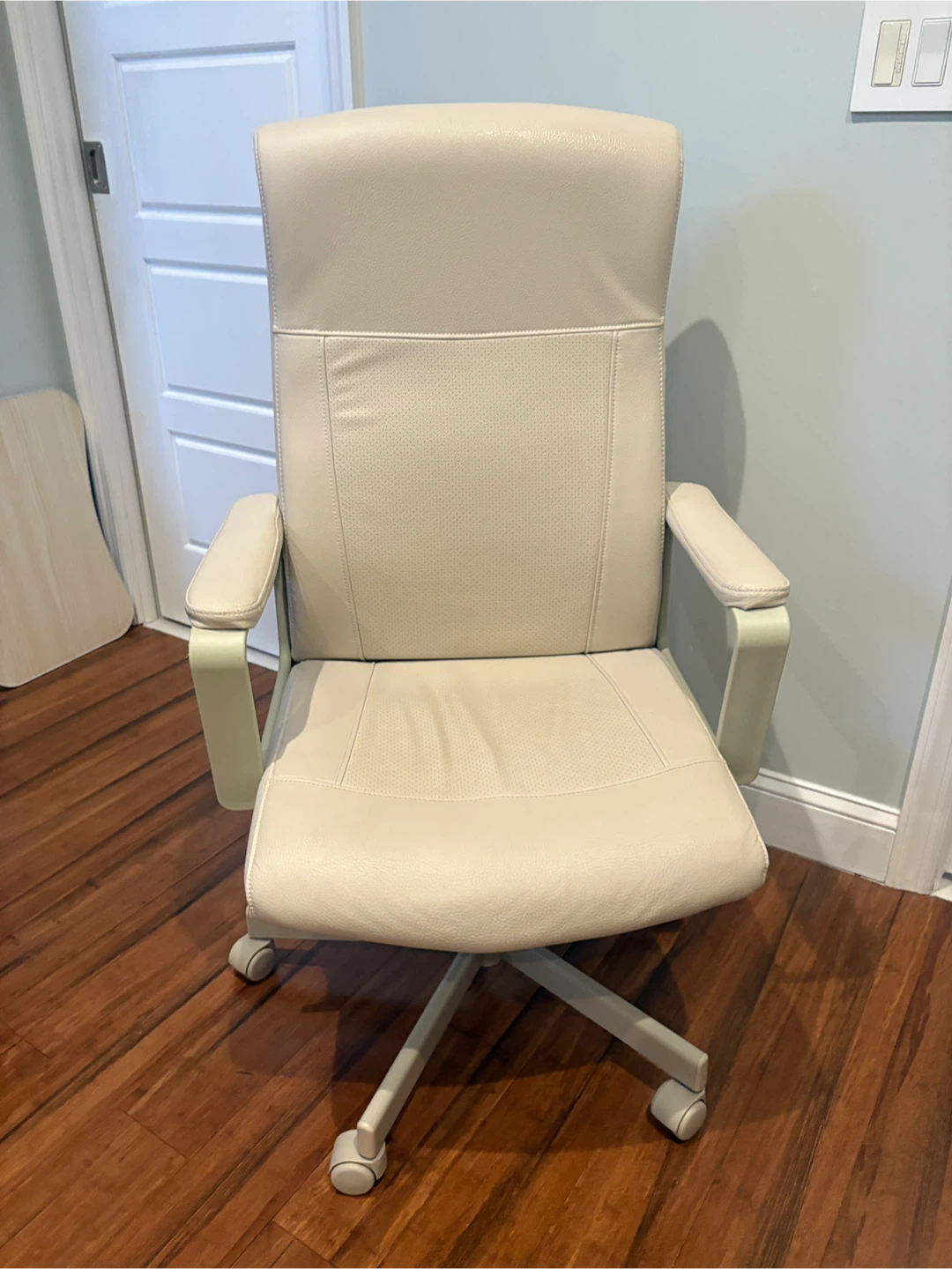 Beige Office Chair 🥕 - photo 2